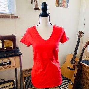 Gap Favorite V Neck T Shirt in Coral